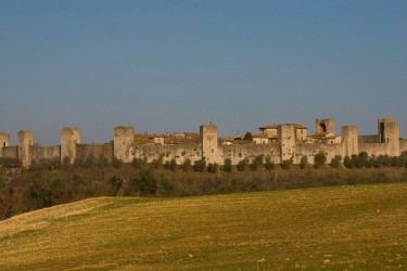 Monteriggioni: baluardo in difesa di Siena